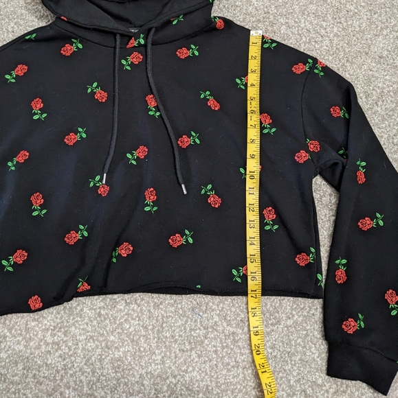 (2/$25) F21 cropped rose printed hoodie black and floral - Picture 10 of 11